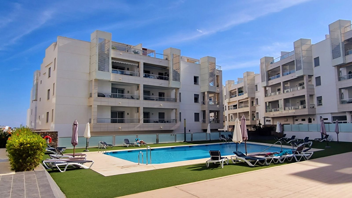 3 Bed Apartment for sale in San Pedro De Alcántara Costa Del Sol, Málaga, Spain