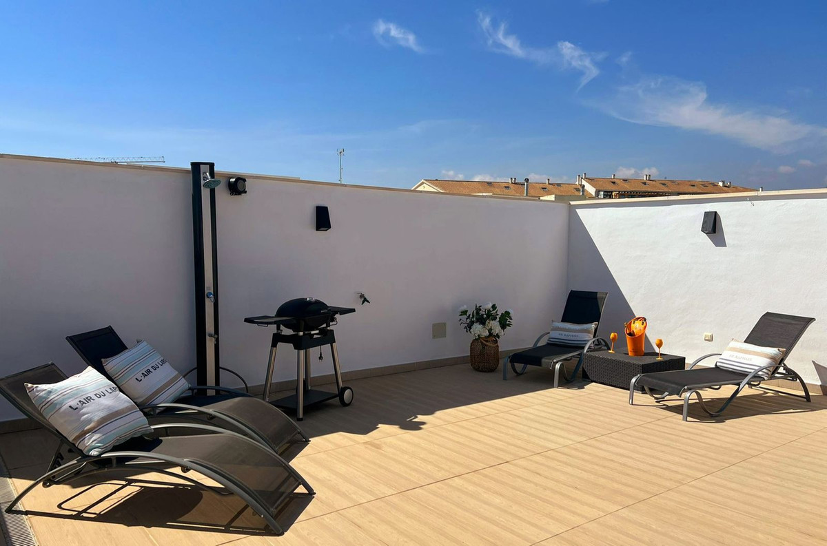 3 Bed Apartment for sale in San Pedro De Alcántara Costa Del Sol, Málaga, Spain