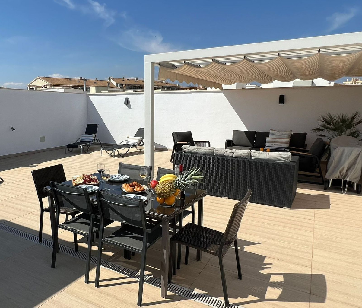 3 Bed Apartment for sale in San Pedro De Alcántara Costa Del Sol, Málaga, Spain