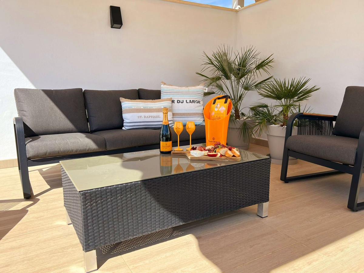 3 Bed Apartment for sale in San Pedro De Alcántara Costa Del Sol, Málaga, Spain