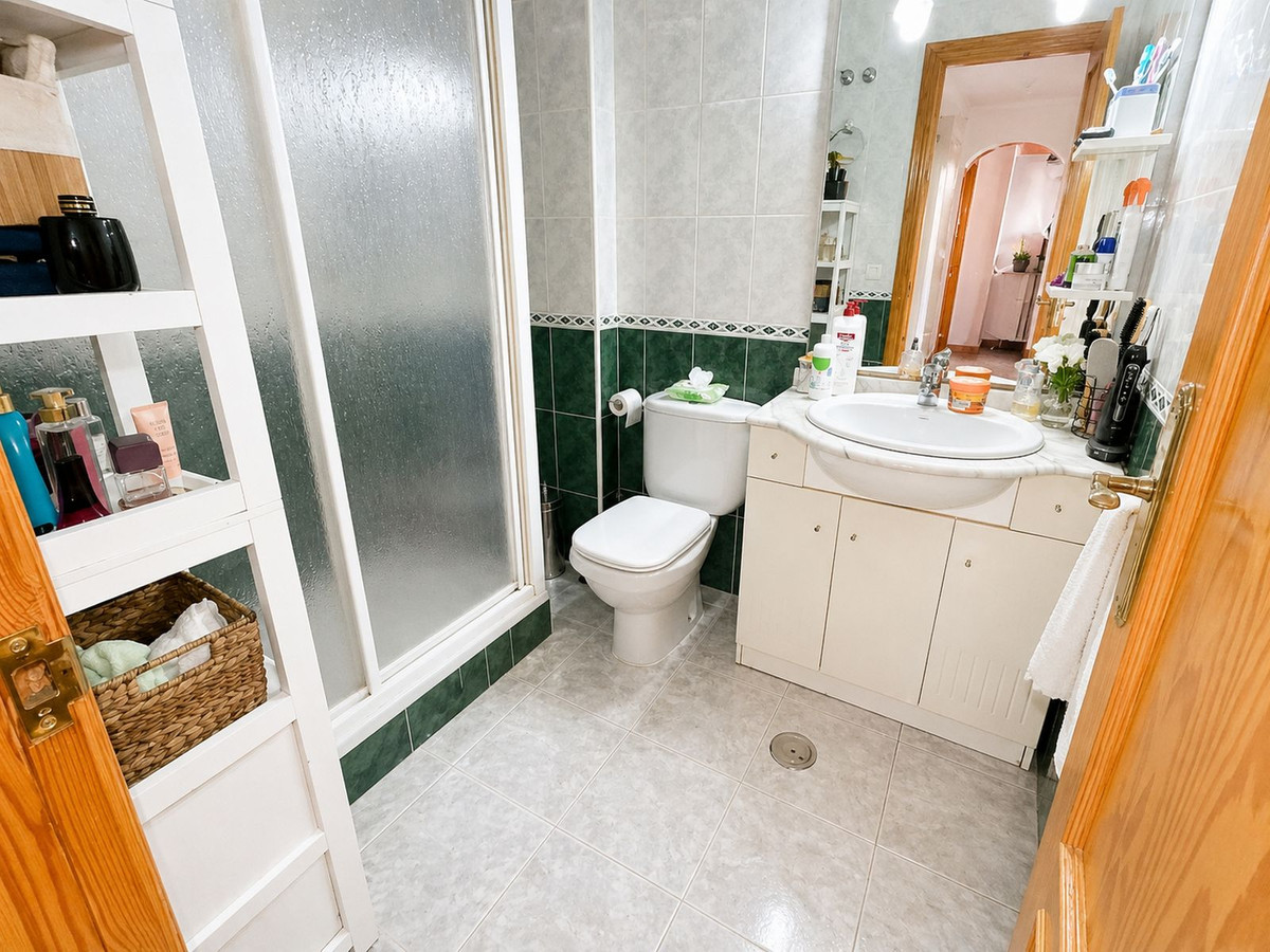 3 Bed Apartment for sale in Estepona Costa Del Sol, Málaga, Spain