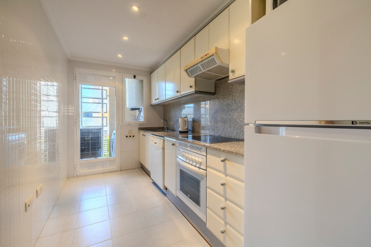 Se vende Apartamento Planta Media de 3 dormitorios en Costa Blanca, Alicante, España