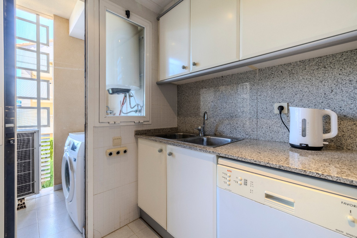 Se vende Apartamento Planta Media de 3 dormitorios en Costa Blanca, Alicante, España