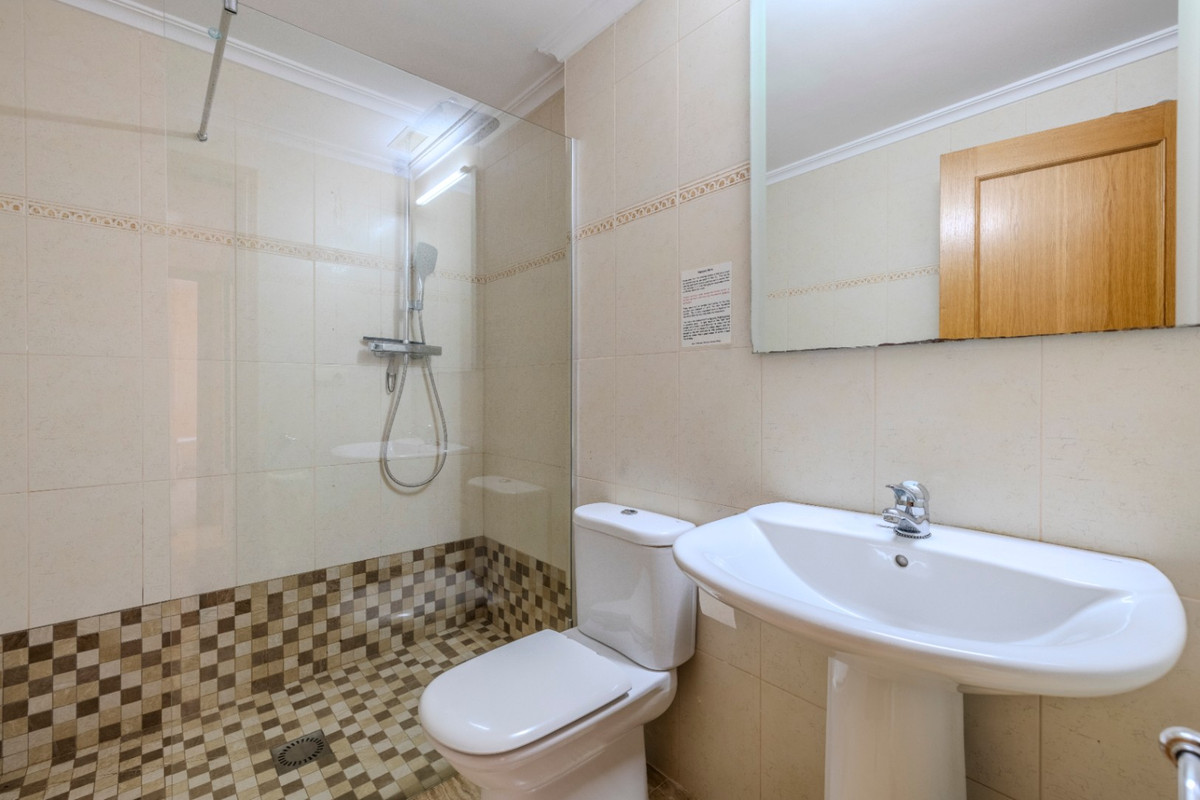 Se vende Apartamento Planta Media de 3 dormitorios en Costa Blanca, Alicante, España
