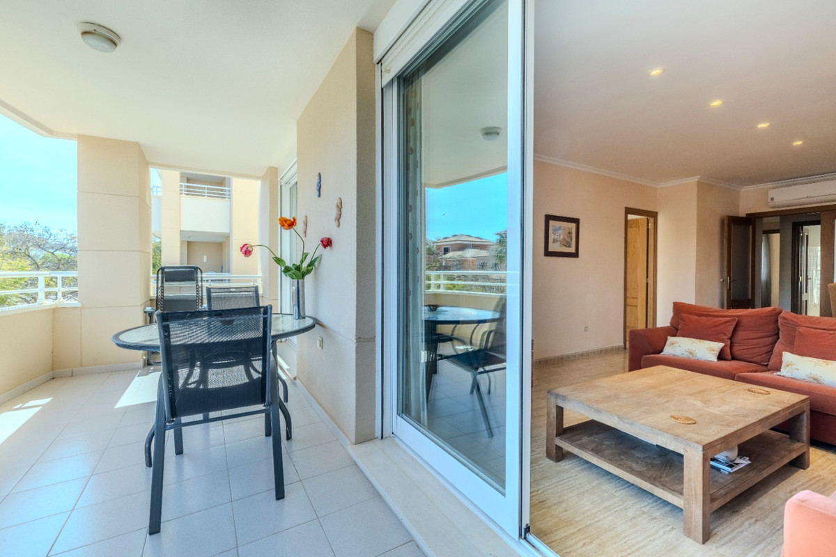 Se vende Apartamento Planta Media de 3 dormitorios en Costa Blanca, Alicante, España