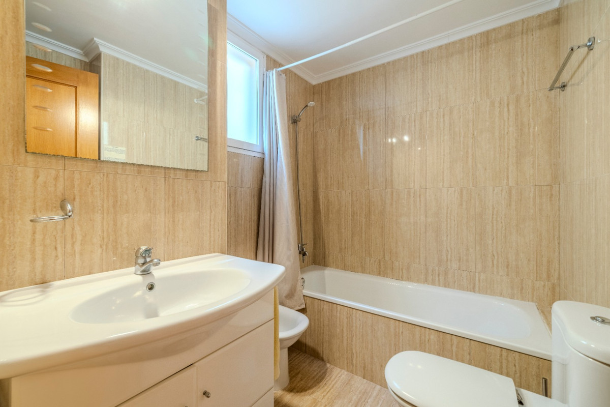 Se vende Apartamento Planta Media de 3 dormitorios en Costa Blanca, Alicante, España