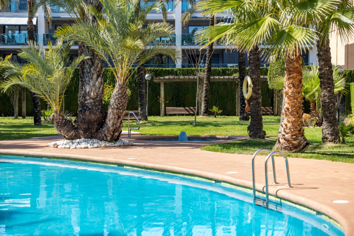 Se vende Apartamento Planta Media de 3 dormitorios en Costa Blanca, Alicante, España
