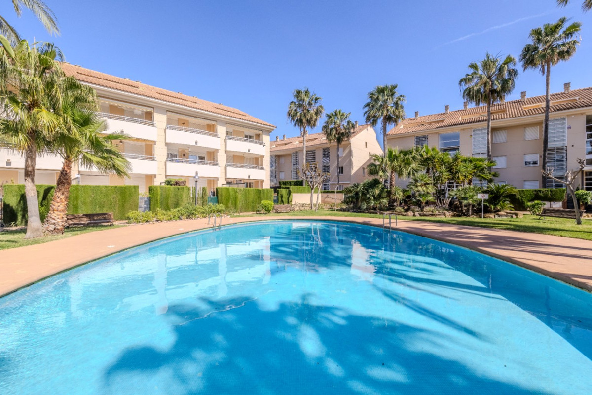 Se vende Apartamento Planta Media de 3 dormitorios en Costa Blanca, Alicante, España