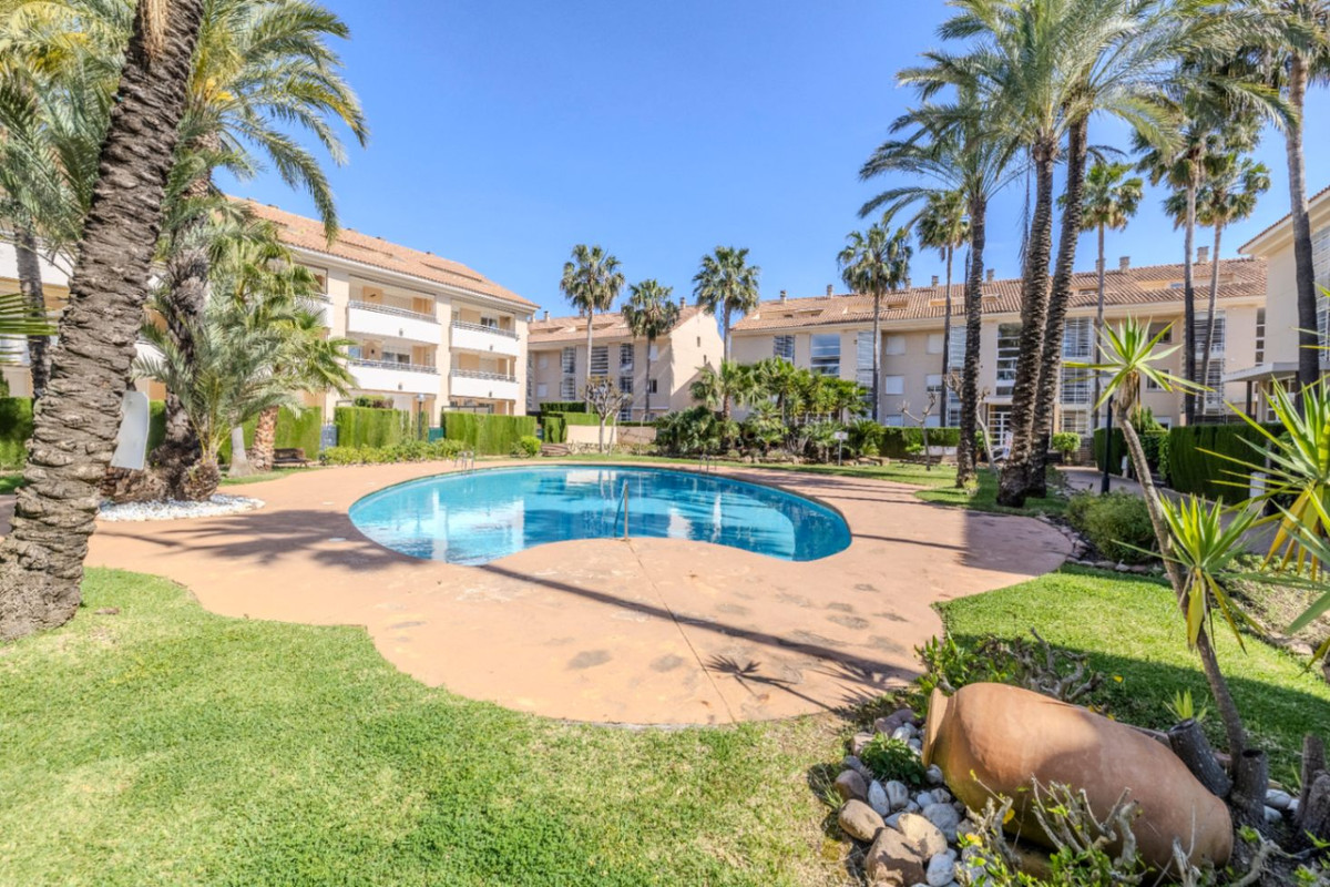 Se vende Apartamento Planta Media de 3 dormitorios en Costa Blanca, Alicante, España
