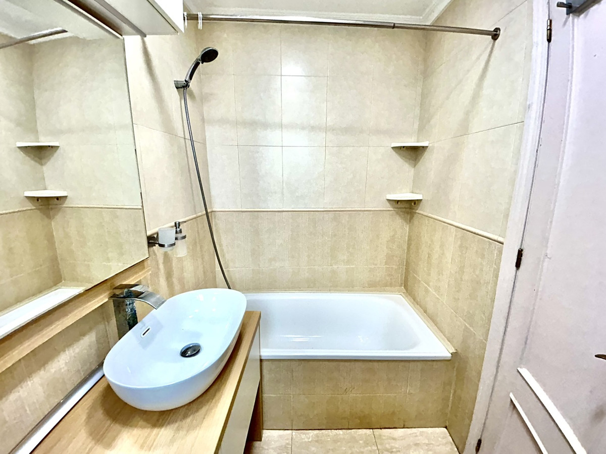 Se vende Apartamento Planta Media de 2 dormitorios en Costa Blanca, Alicante, España