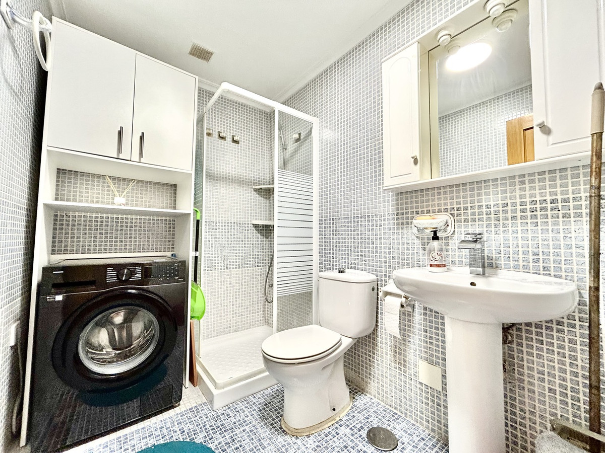 Se vende Apartamento Planta Media de 2 dormitorios en Costa Blanca, Alicante, España
