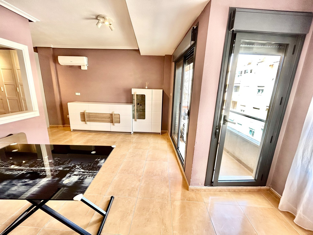 Se vende Apartamento Planta Media de 2 dormitorios en Costa Blanca, Alicante, España