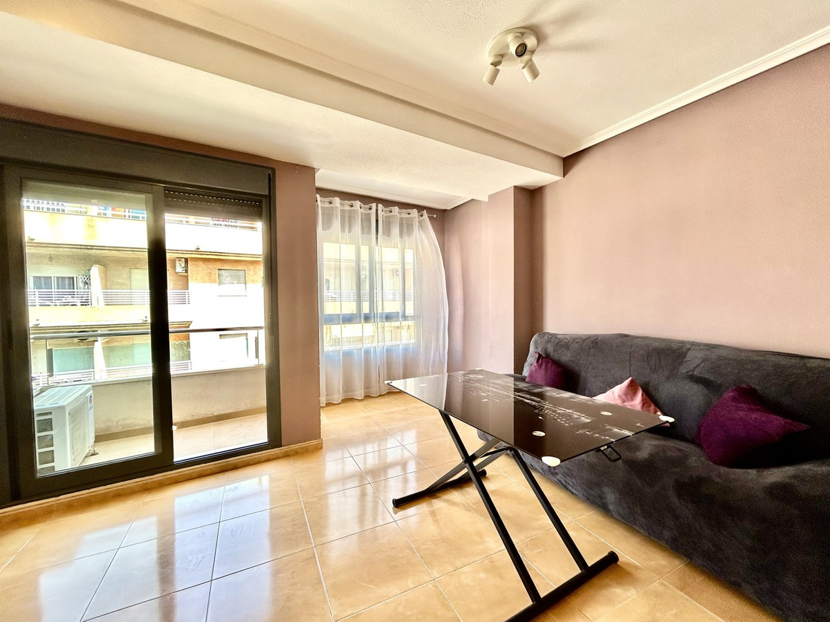 Se vende Apartamento Planta Media de 2 dormitorios en Costa Blanca, Alicante, España