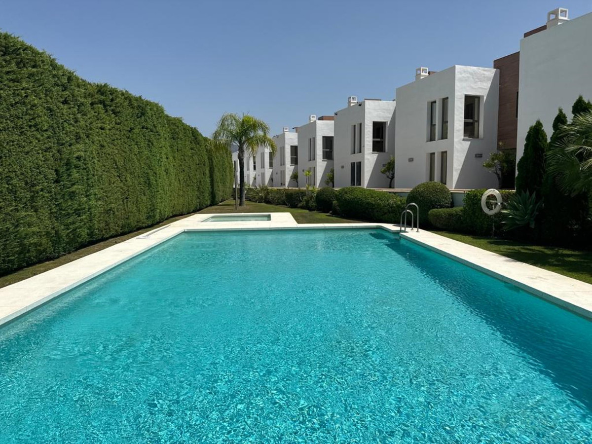 3 Bed Townhouse for sale in Benahavís Costa Del Sol, Málaga, Spain