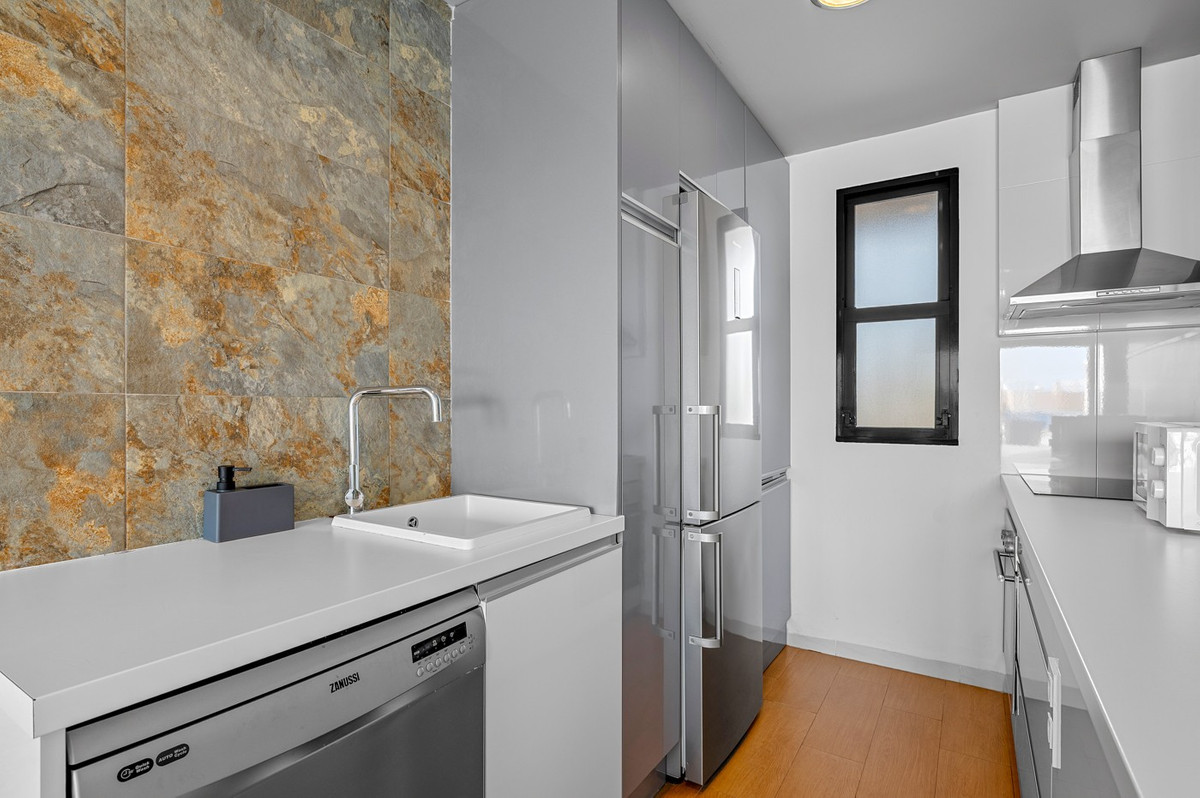 Se vende Apartamento Planta Media de 2 dormitorios en Costa Blanca, Alicante, España