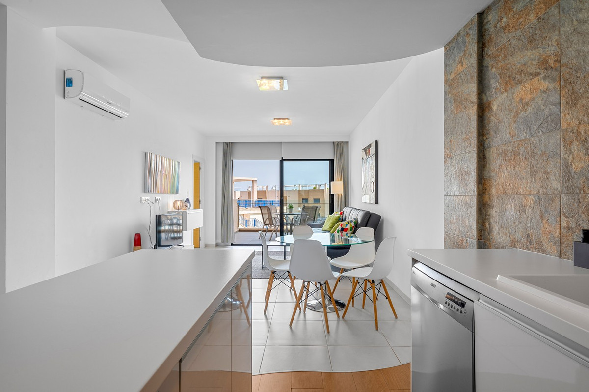 Se vende Apartamento Planta Media de 2 dormitorios en Costa Blanca, Alicante, España