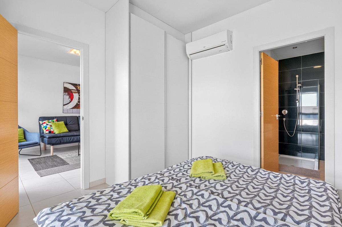 Se vende Apartamento Planta Media de 2 dormitorios en Costa Blanca, Alicante, España