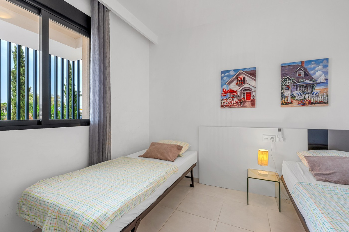 Se vende Apartamento Planta Media de 2 dormitorios en Costa Blanca, Alicante, España