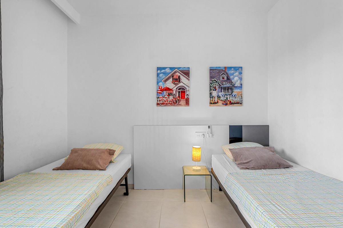 Se vende Apartamento Planta Media de 2 dormitorios en Costa Blanca, Alicante, España