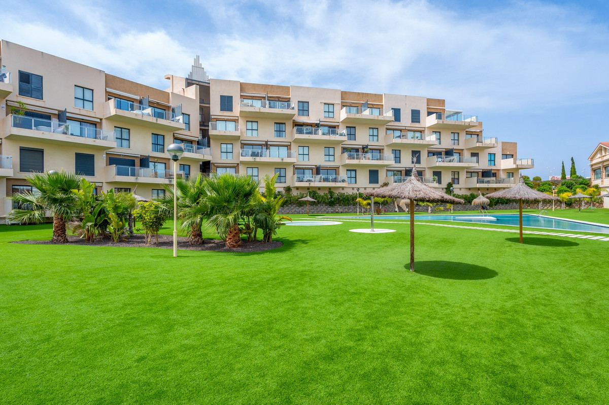 Se vende Apartamento Planta Media de 2 dormitorios en Costa Blanca, Alicante, España
