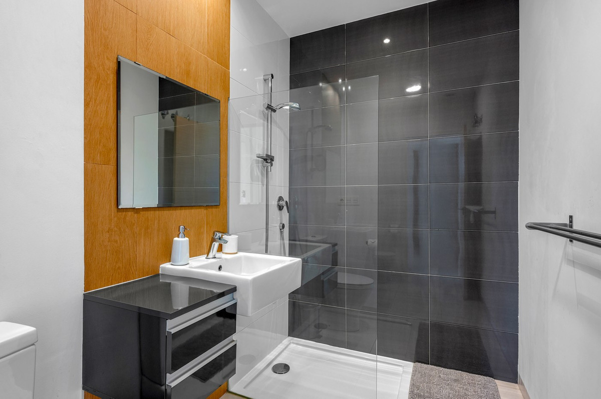 Se vende Apartamento Planta Media de 2 dormitorios en Costa Blanca, Alicante, España