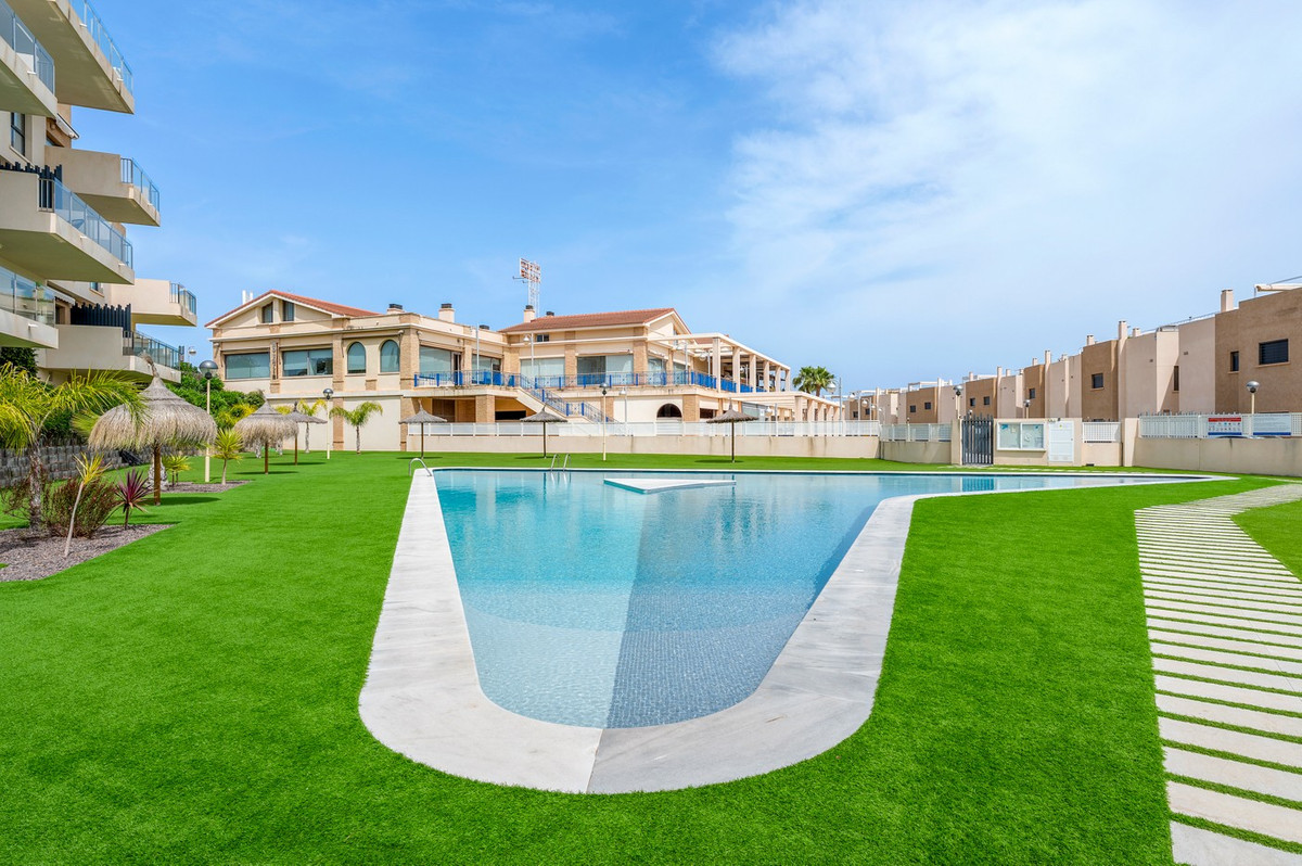 Se vende Apartamento Planta Media de 2 dormitorios en Costa Blanca, Alicante, España