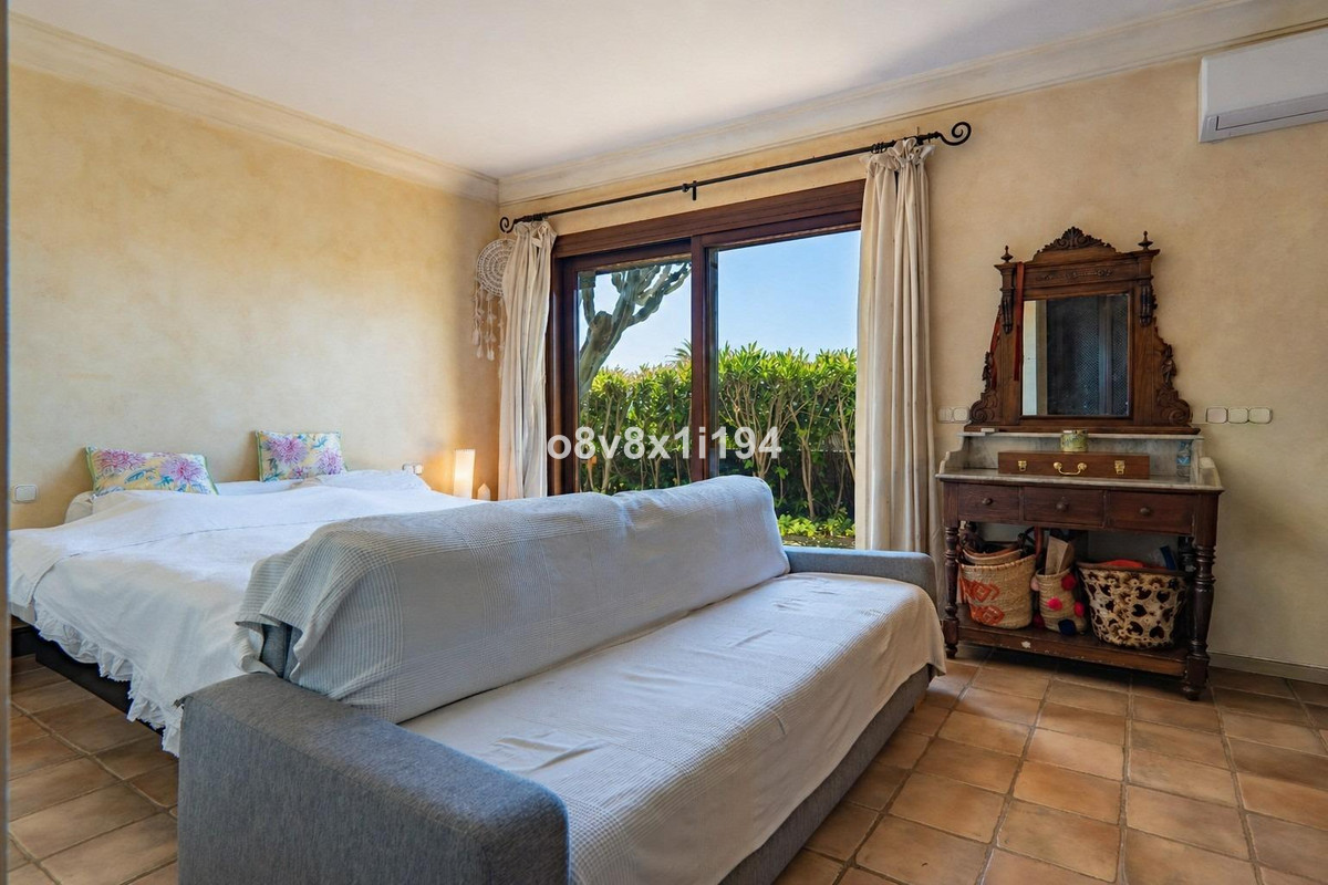 2 Bed Townhouse for sale in Marbella Costa Del Sol, Málaga, Spain