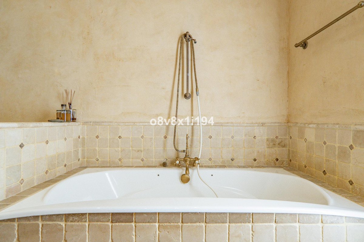 2 Bed Townhouse for sale in Marbella Costa Del Sol, Málaga, Spain