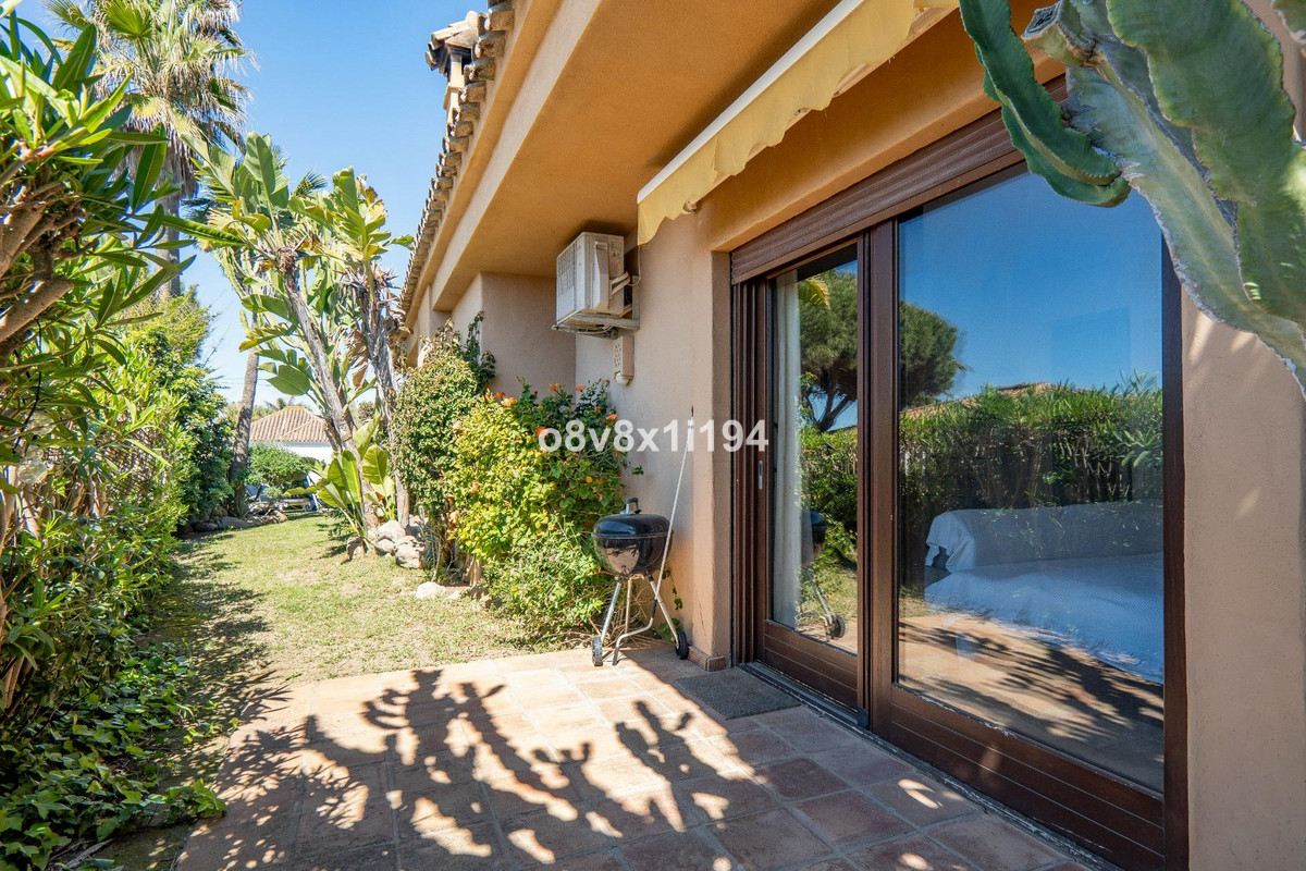 2 Bed Townhouse for sale in Marbella Costa Del Sol, Málaga, Spain