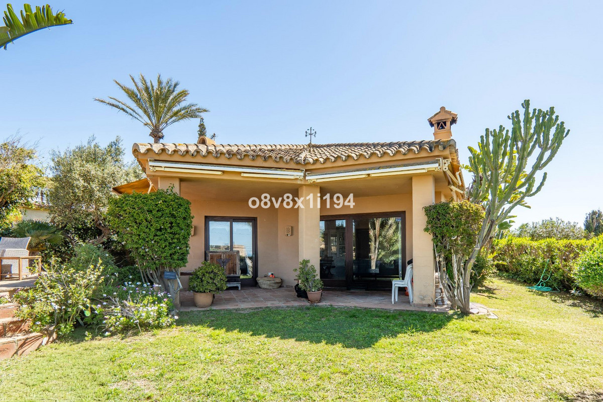 2 Bed Townhouse for sale in Marbella Costa Del Sol, Málaga, Spain