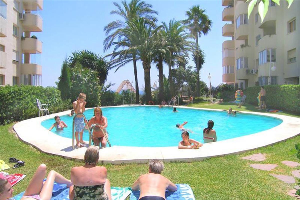 2 Bed Apartment for sale in Estepona Costa Del Sol, Málaga, Spain