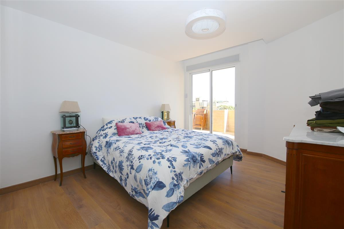 2 Bed Apartment for sale in Estepona Costa Del Sol, Málaga, Spain