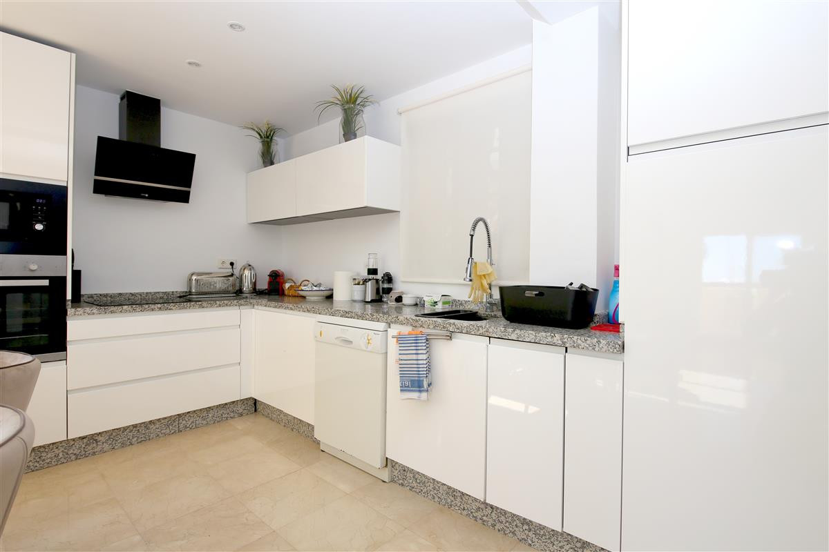 2 Bed Apartment for sale in Estepona Costa Del Sol, Málaga, Spain