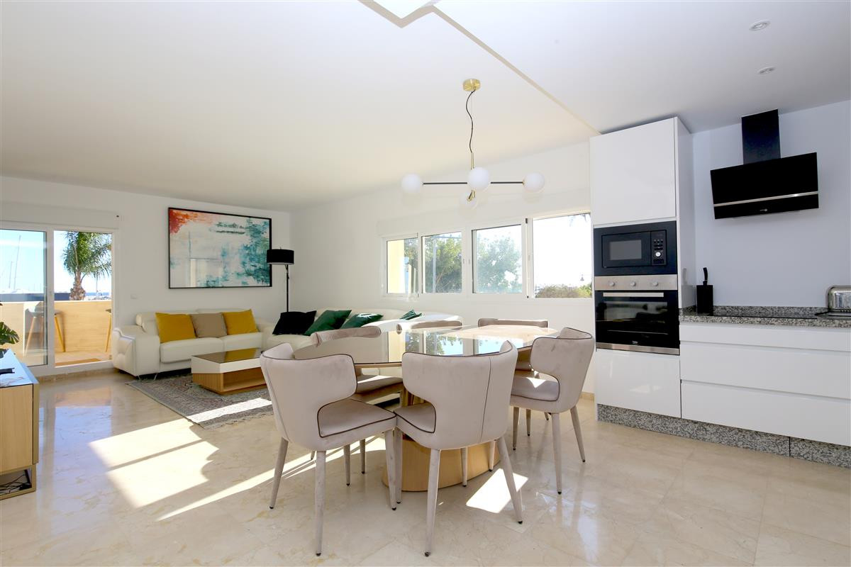 2 Bed Apartment for sale in Estepona Costa Del Sol, Málaga, Spain