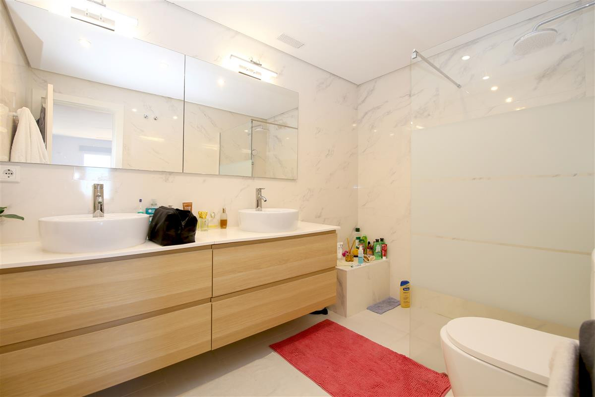 2 Bed Apartment for sale in Estepona Costa Del Sol, Málaga, Spain