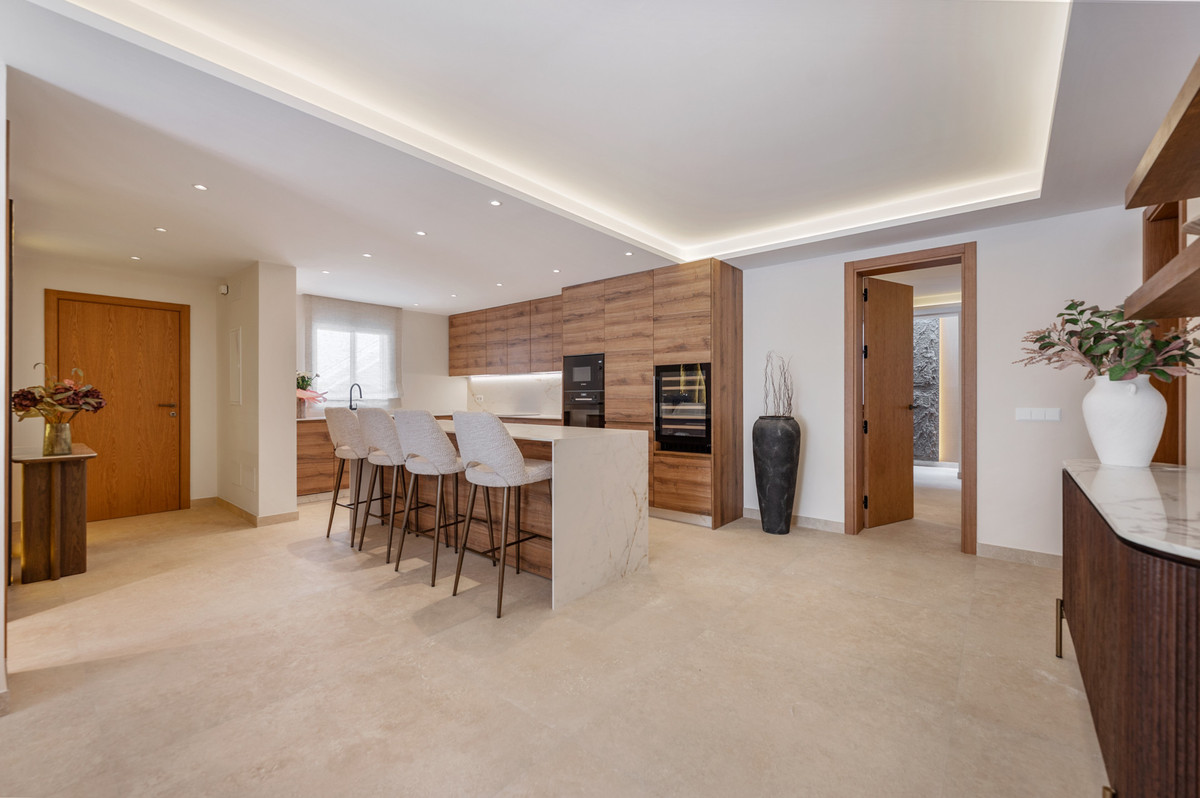 Se vende Apartamento Planta Media de 3 dormitorios en Costa Del Sol, Málaga, España