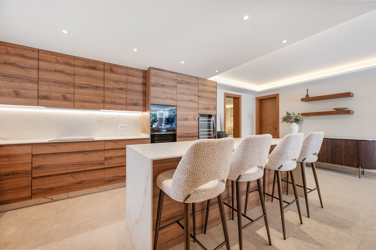 Se vende Apartamento Planta Media de 3 dormitorios en Costa Del Sol, Málaga, España
