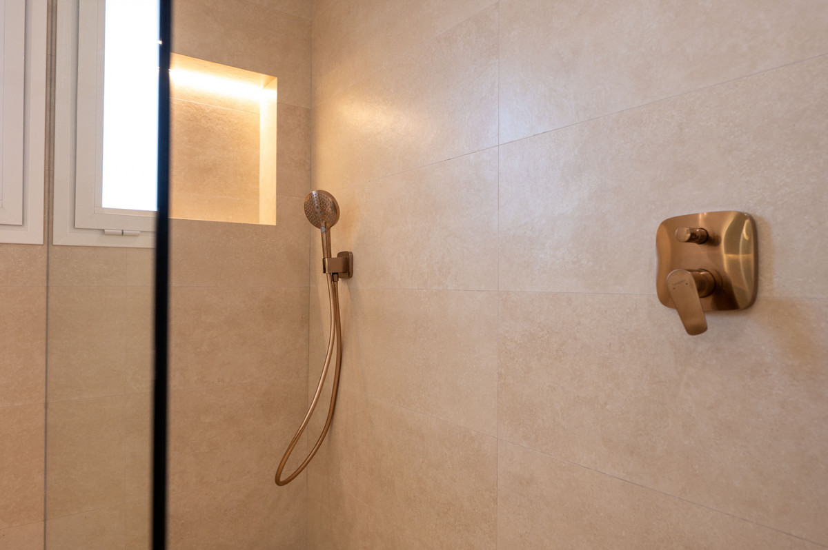 Se vende Apartamento Planta Media de 3 dormitorios en Costa Del Sol, Málaga, España