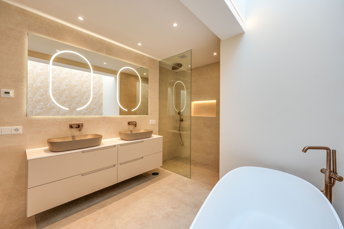 Se vende Apartamento Planta Media de 3 dormitorios en Costa Del Sol, Málaga, España