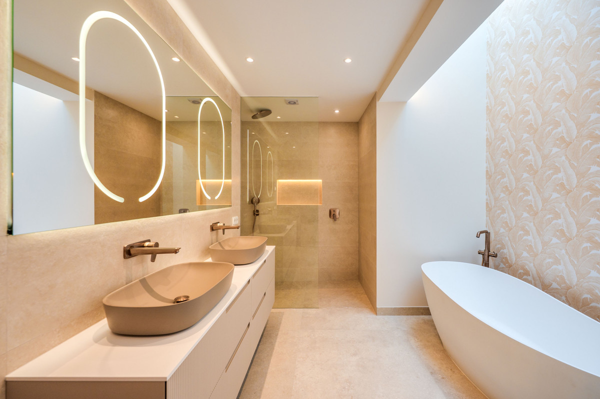 Se vende Apartamento Planta Media de 3 dormitorios en Costa Del Sol, Málaga, España