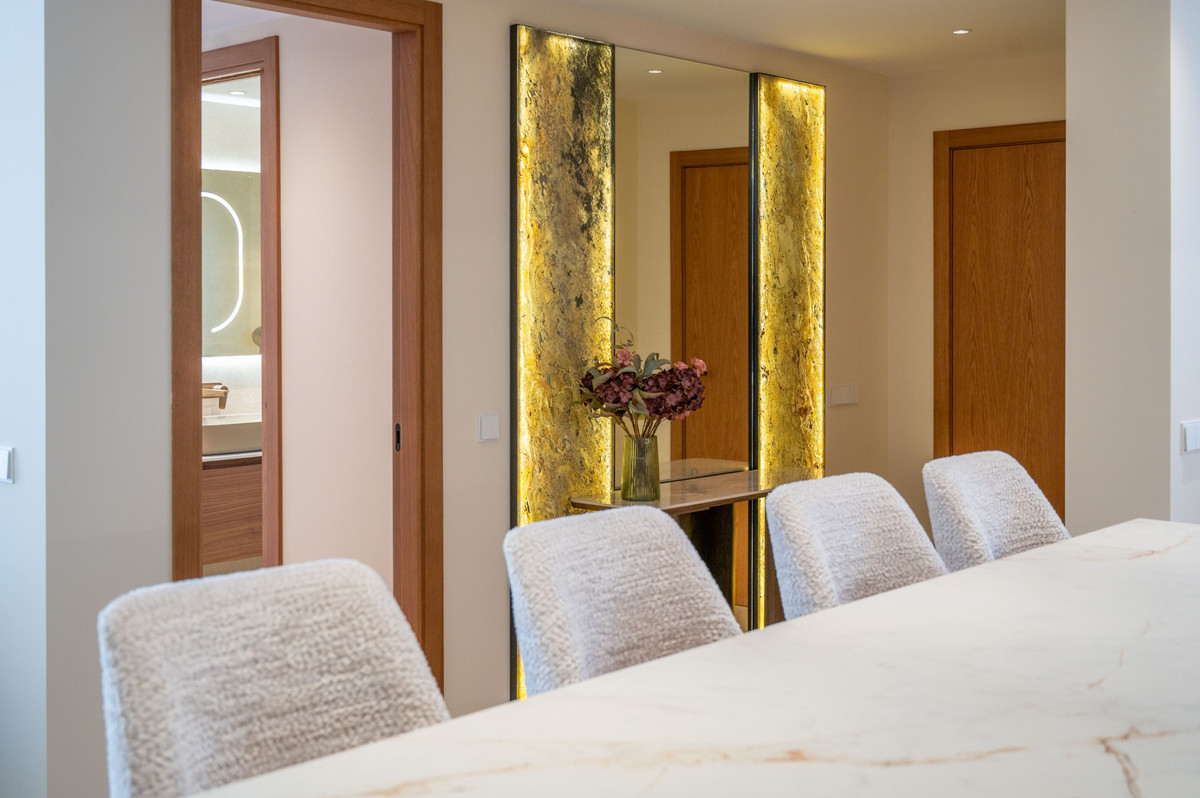 Se vende Apartamento Planta Media de 3 dormitorios en Costa Del Sol, Málaga, España
