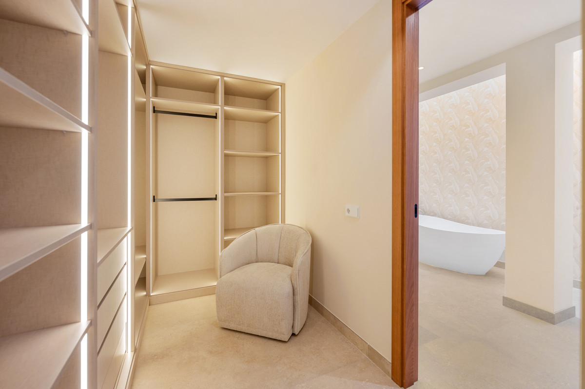 Se vende Apartamento Planta Media de 3 dormitorios en Costa Del Sol, Málaga, España