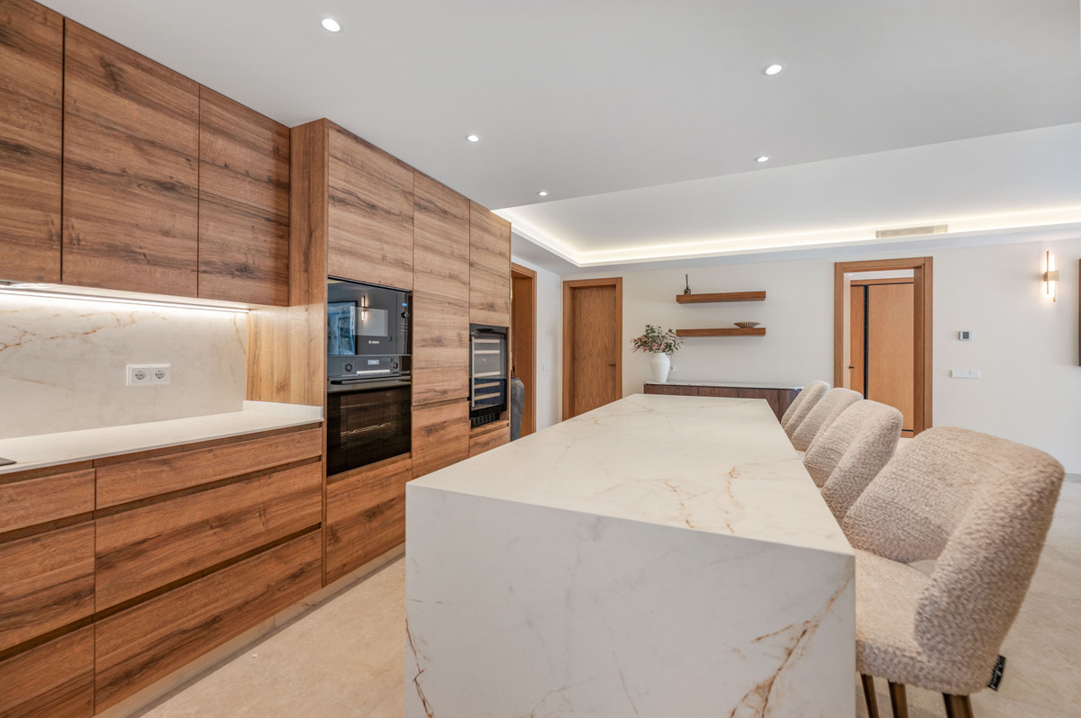 Se vende Apartamento Planta Media de 3 dormitorios en Costa Del Sol, Málaga, España