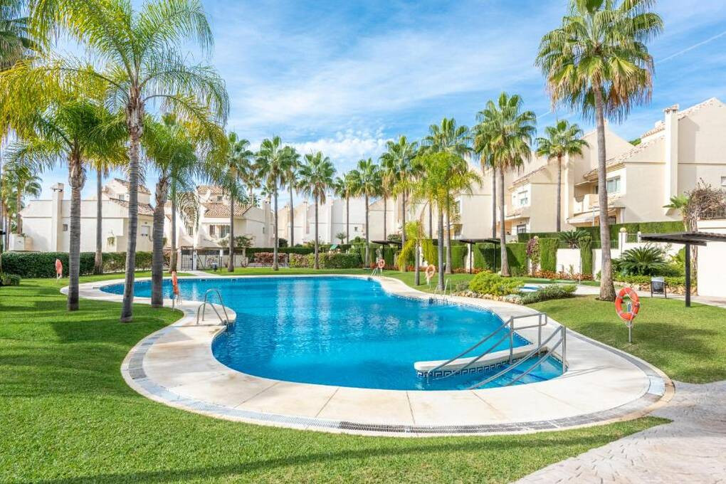 3 Bed Townhouse for sale in Marbella Costa Del Sol, Málaga, Spain