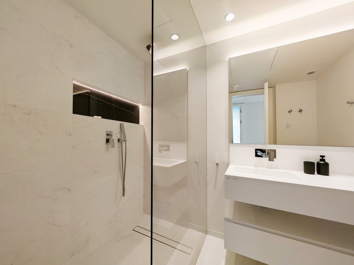 3 Bed Apartment for sale in Marbella Costa Del Sol, Málaga, Spain