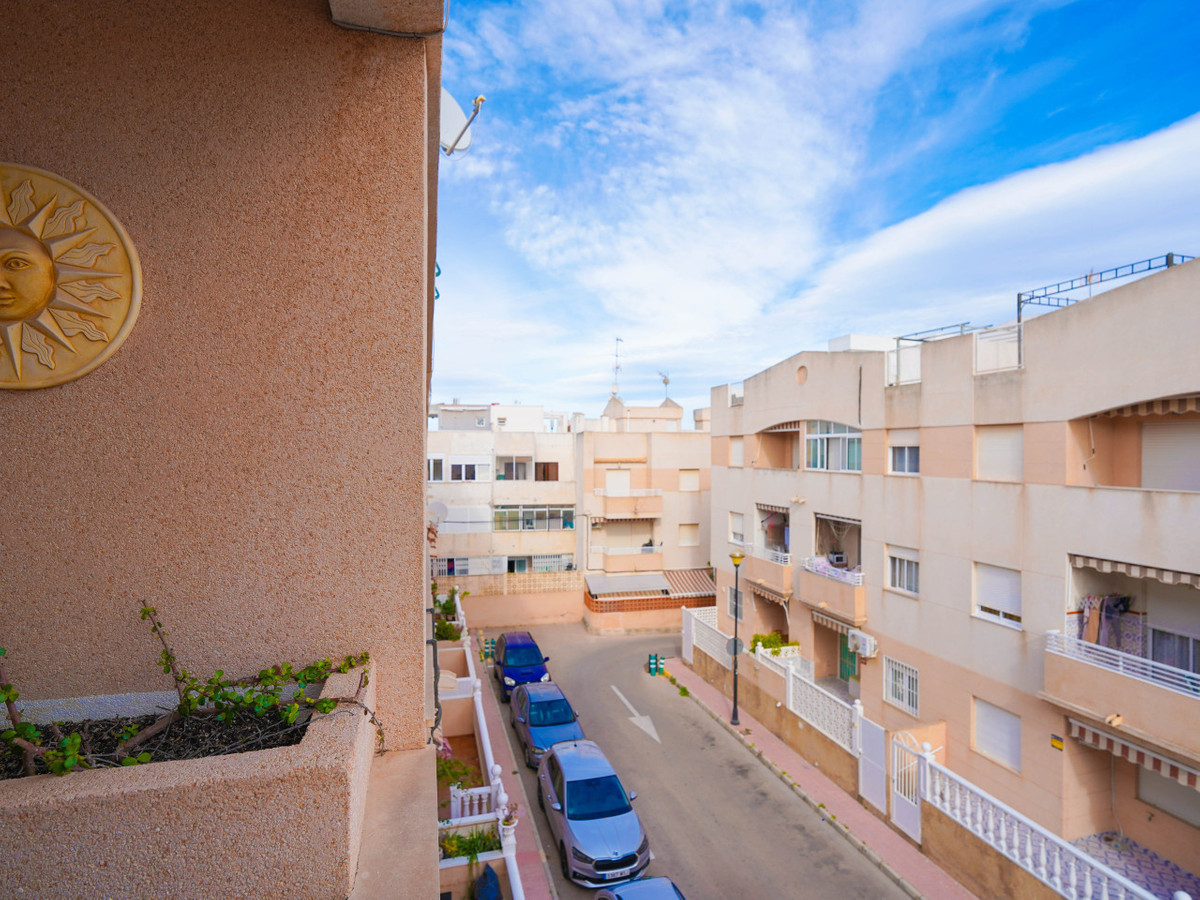 Se vende Apartamento Planta Media de 2 dormitorios en Costa Blanca, Alicante, España