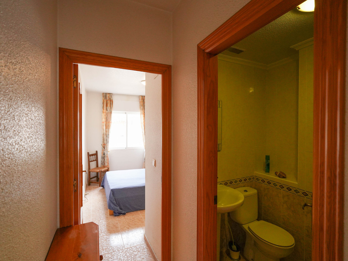 Se vende Apartamento Planta Media de 2 dormitorios en Costa Blanca, Alicante, España