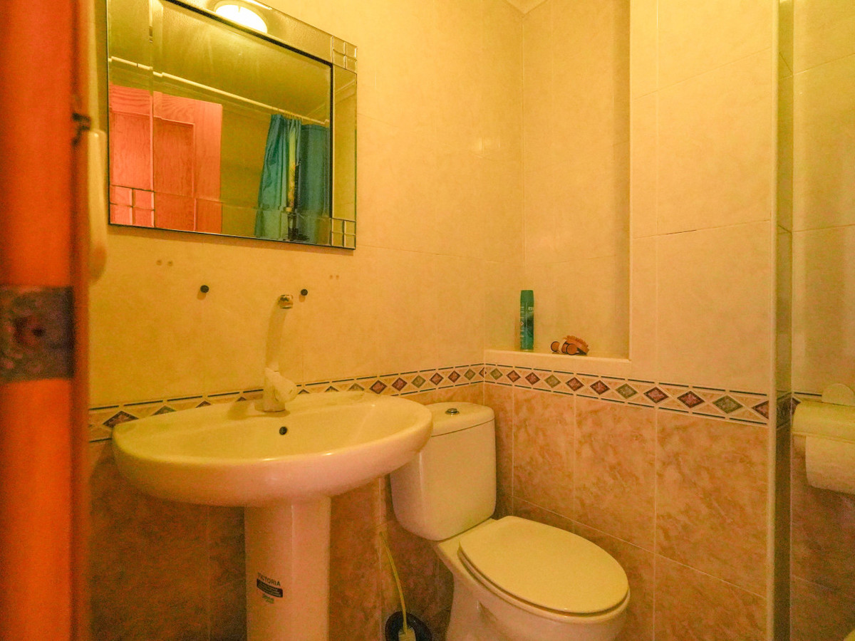 Se vende Apartamento Planta Media de 2 dormitorios en Costa Blanca, Alicante, España