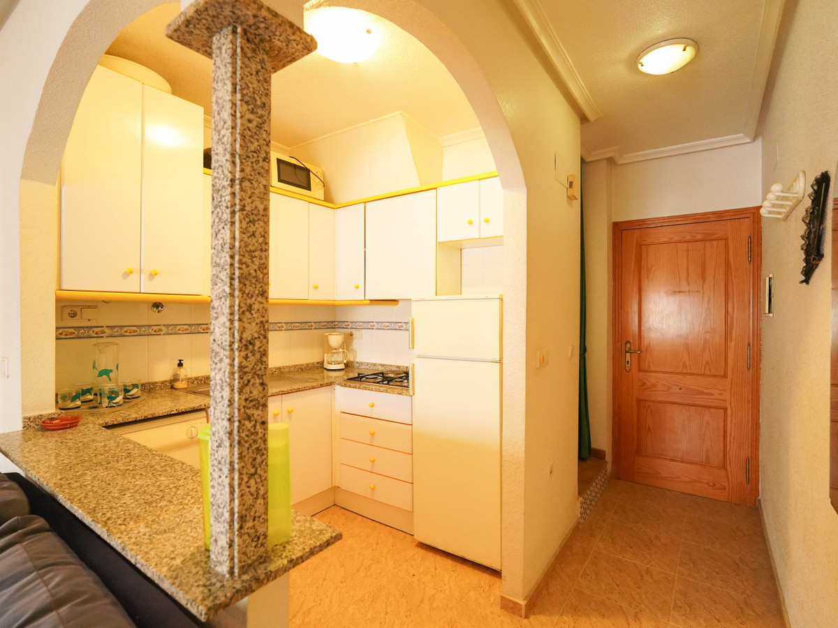 Se vende Apartamento Planta Media de 2 dormitorios en Costa Blanca, Alicante, España