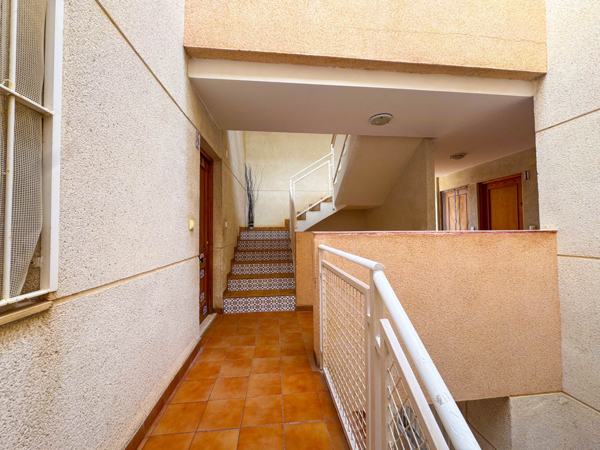 Se vende Apartamento Planta Media de 2 dormitorios en Costa Blanca, Alicante, España